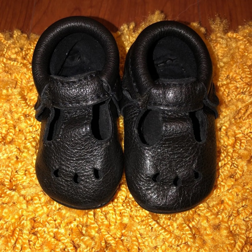 Freshly picked leather Mary Janes size 3